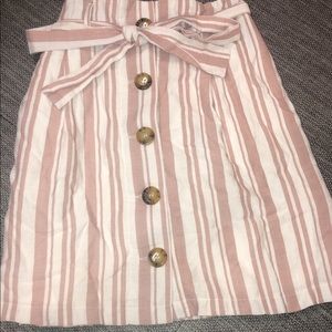 Buttoned high waisted skirt
